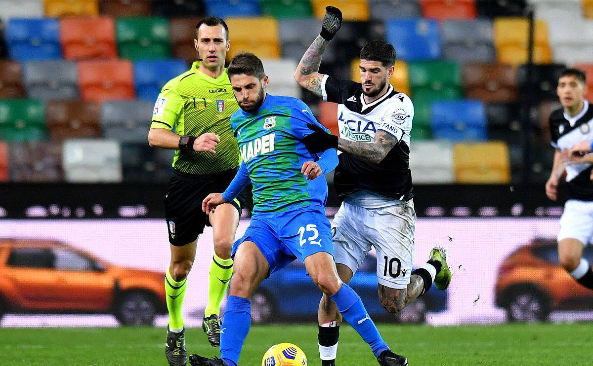 BTi体育-乌迪内斯主场战平那不勒斯，表现出色